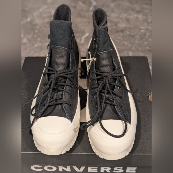 Women's Chuck Taylor All Star Lugged Winter 2.0 High top Sneakers - Picture 2 of 8